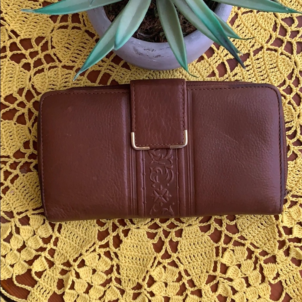 Leather checkbook wallet w/pen holder